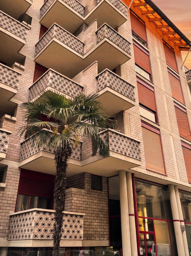 Casa Utopia, Molinette Subway Station 8