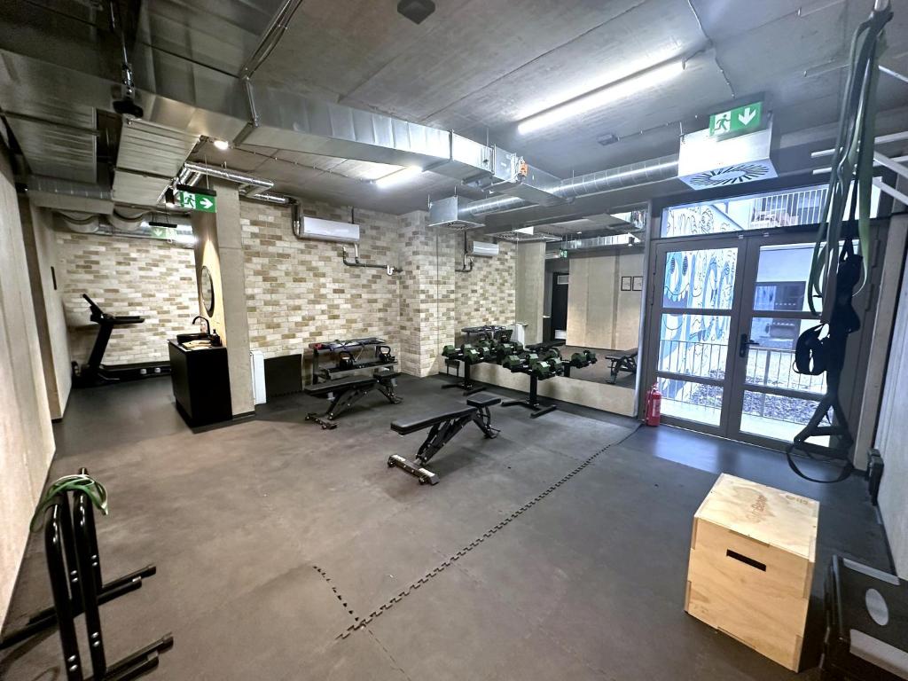 Modern Urban Studio with kitchen 5