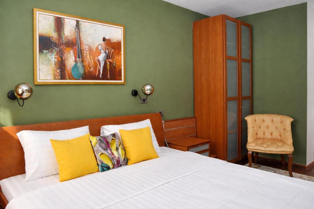 Central Location with parking by He-Ra Apartments Skopje 7