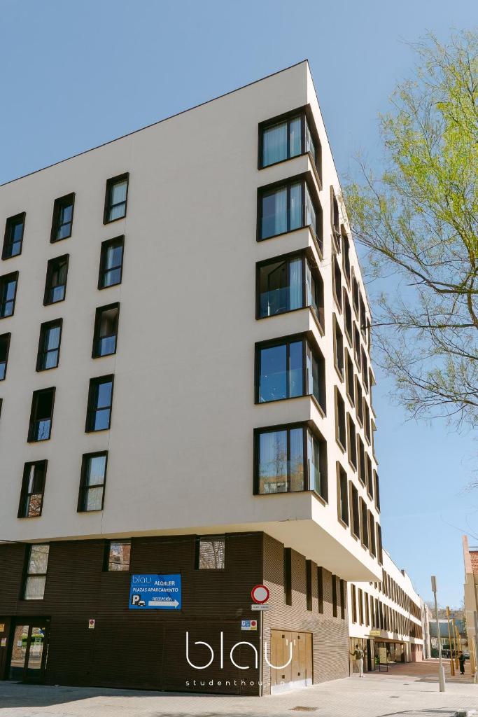 BLAU Student Housing - Students Only 3