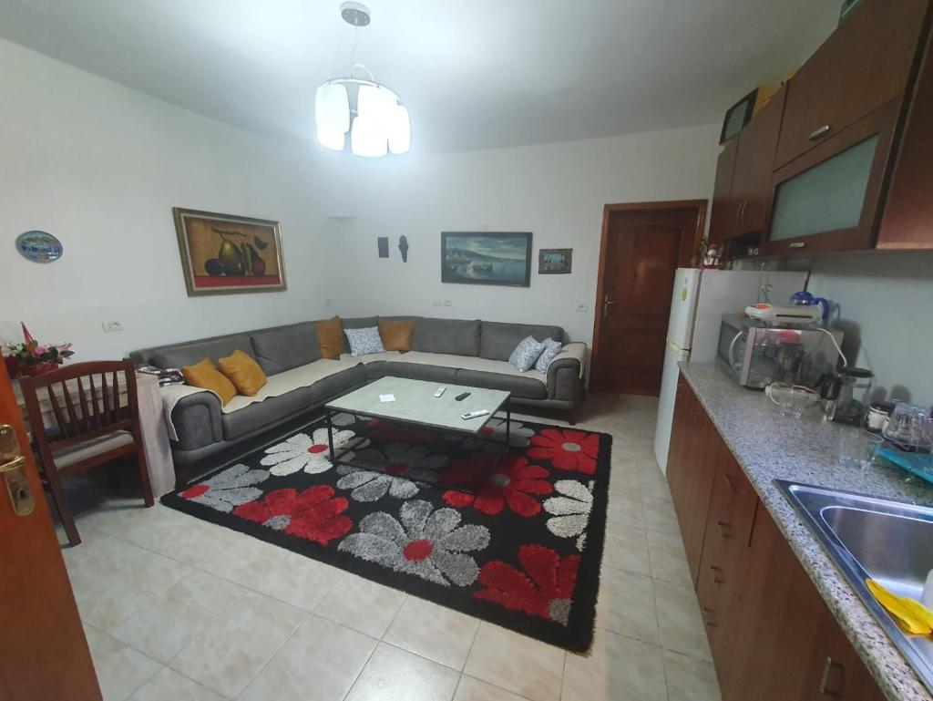 Lovely spacious house with big garden 4
