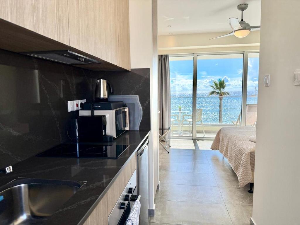 Harbour Lights Studio Apartments 4
