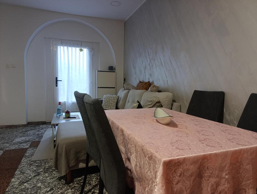 Apartman Mira 8
