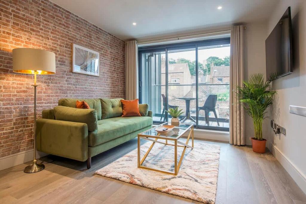 The Quadrant - The Palm Suite 1
