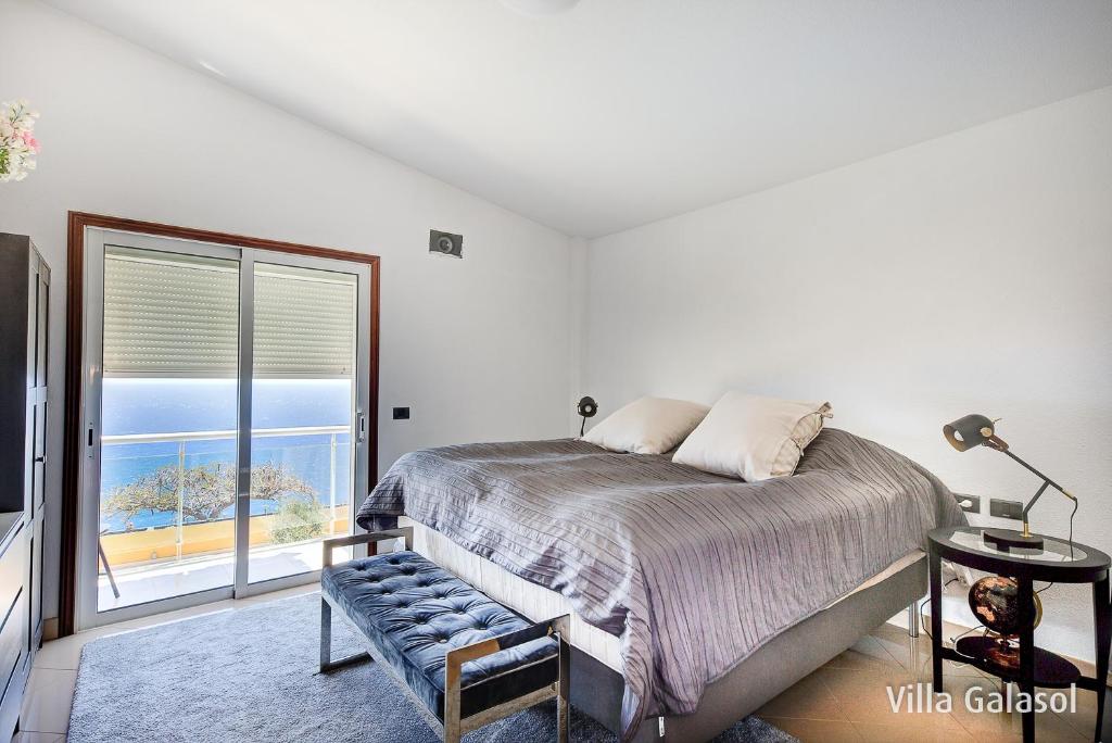 Villa Galasol with heated pool 2