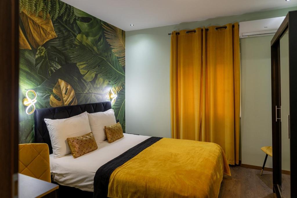 Golden Vibes Design decorated Apt 2BEDs, Family 5