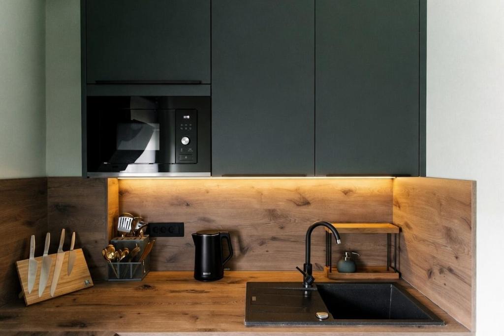 Golden Vibes Design decorated Apt 2BEDs, Family 7