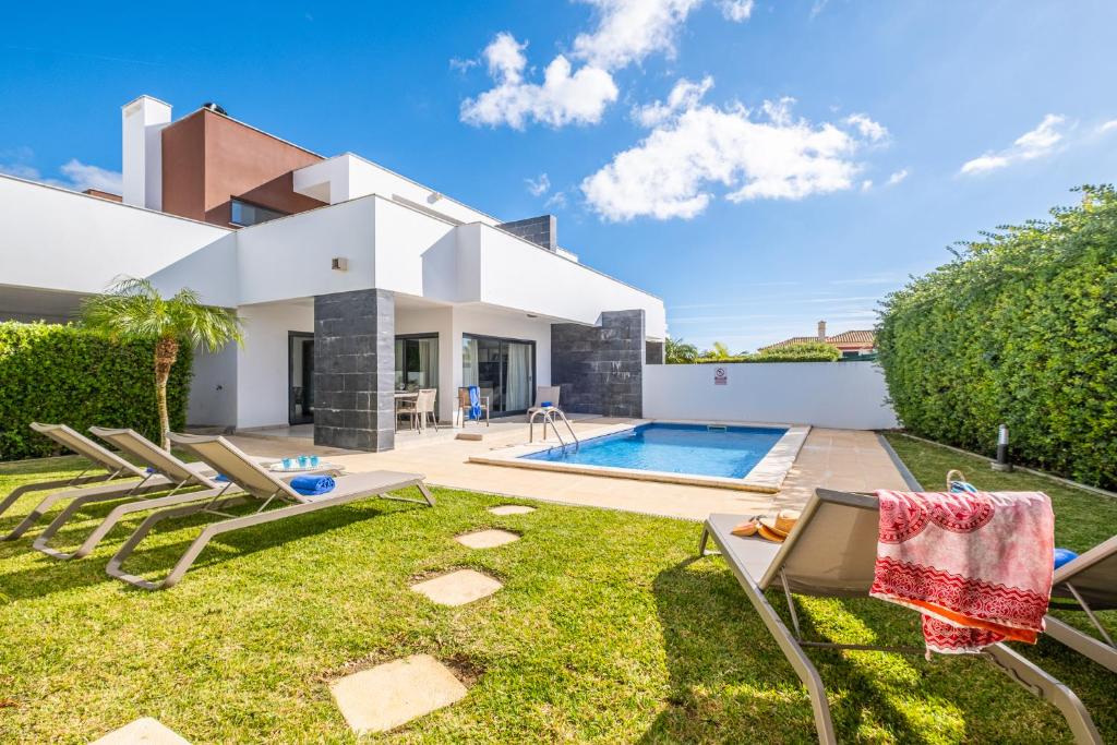 Villas Novochoro - Large Garden- Heatable Pool by DreamvillasAlbufeira 4