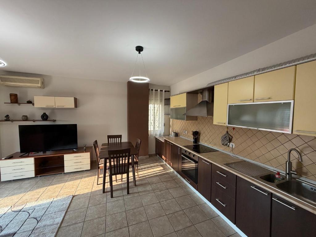 City Center Apartment with Huge Terrace & View 4