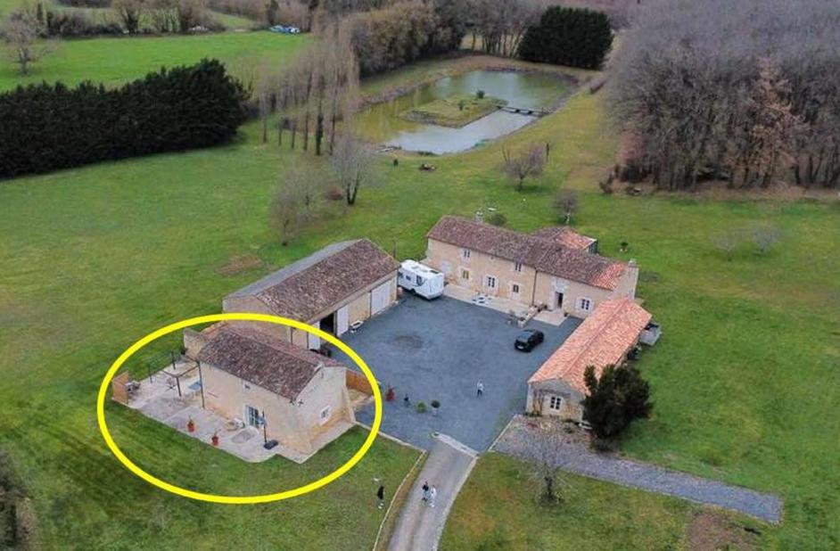 Cottage au calme avec parking privé 1