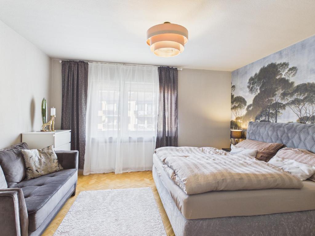 Gemütliche Ferienwohnung mit Balkon und Ausblick 1