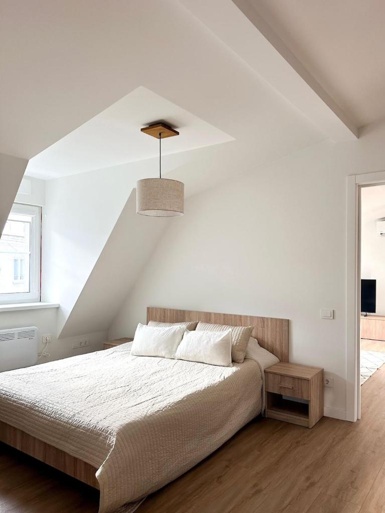 New 59 sqm Central Luxury Apartment with free parking 2