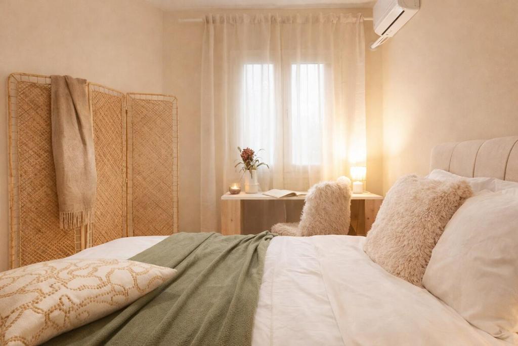 Modern Comfort Apartment with Balcony 7