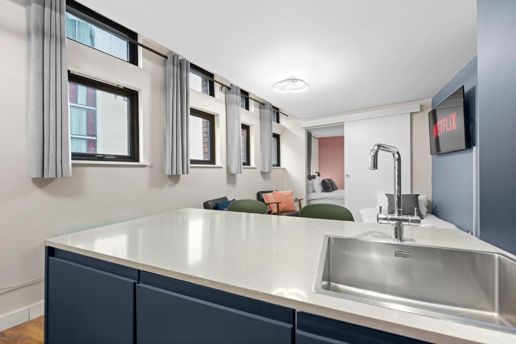 1 Bed Shudehill Flat Sleeps 4 City centre 7