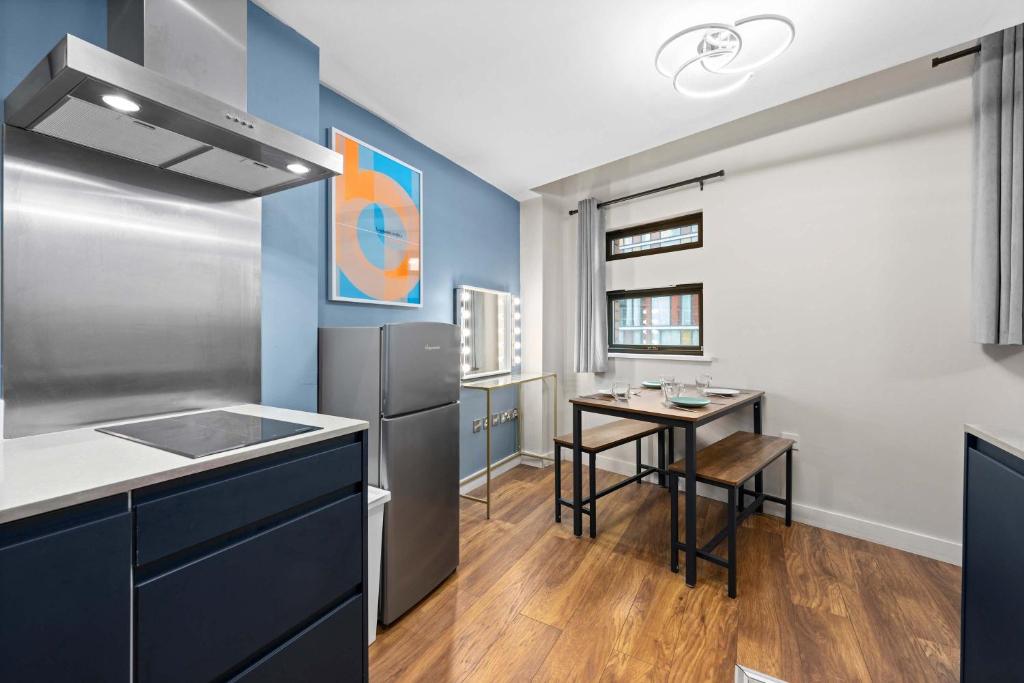 1 Bed Shudehill Flat Sleeps 4 City centre 8