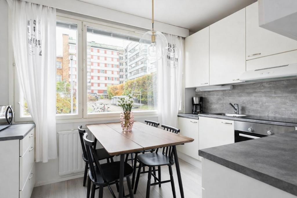 Apartment in the heart of Tampere - free parking - free wifi 1