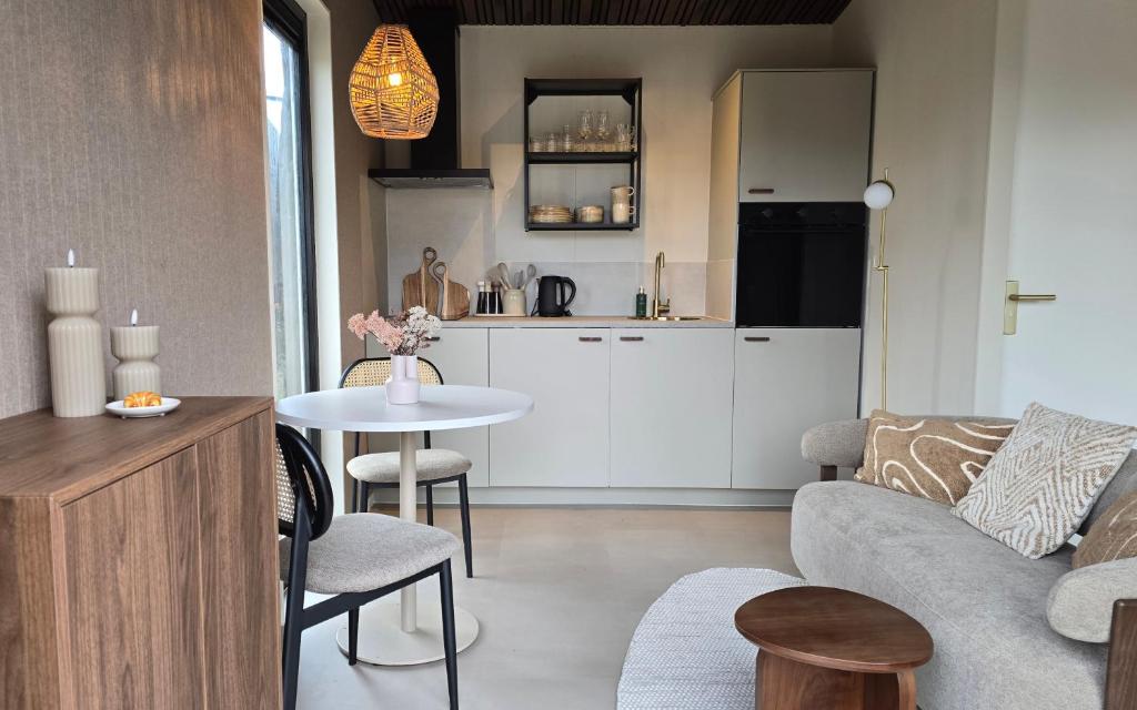 Luxe Tiny Suite met privé tuinbad 4