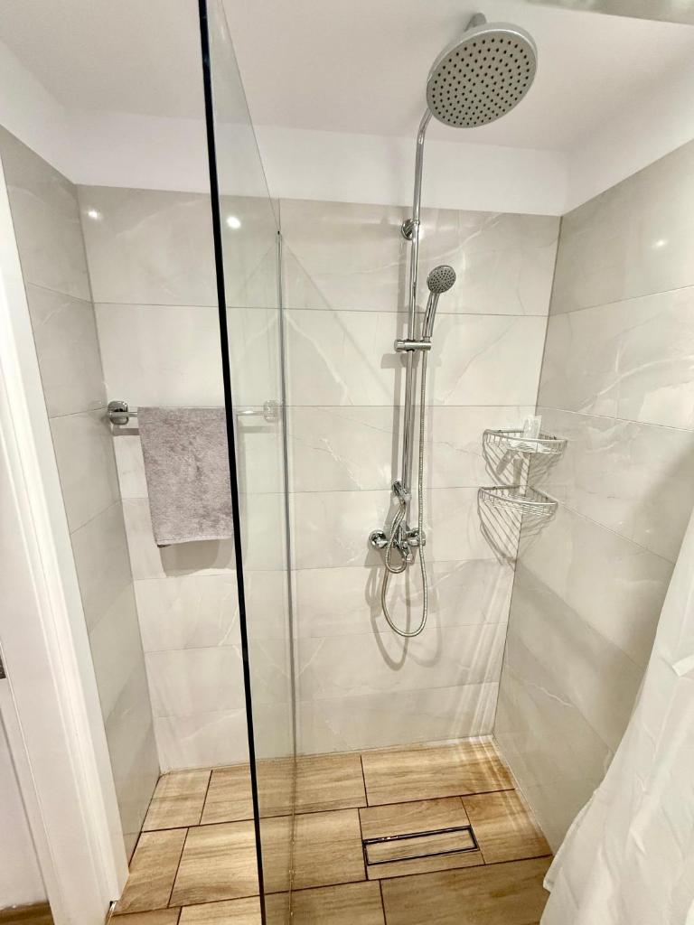 SeaBastian Suite 8