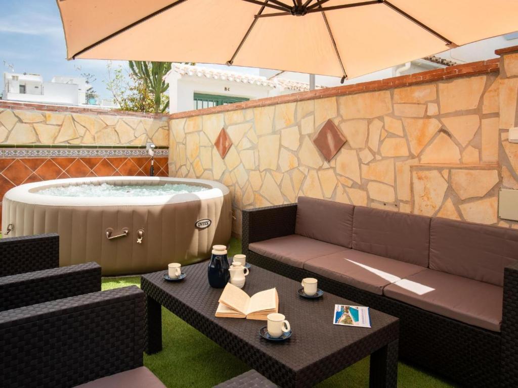 Town Center House With Jacuzzi 1