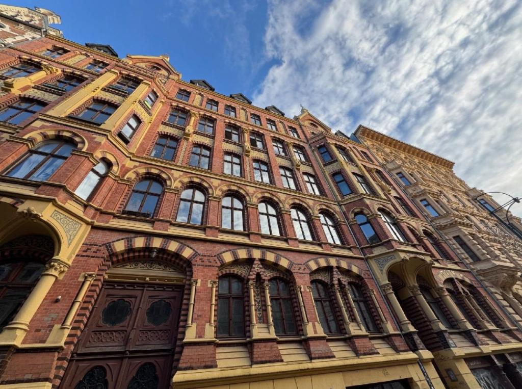 Großzügiges Altbau-Apartment - 2 Schlafzimmer - Hasselbachplatz 4
