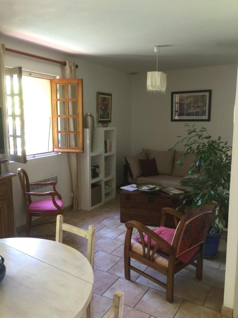 GITE , Maison de vacances avec extérieur et terrasse fleurie meublé tourisme 3 étoiles 6