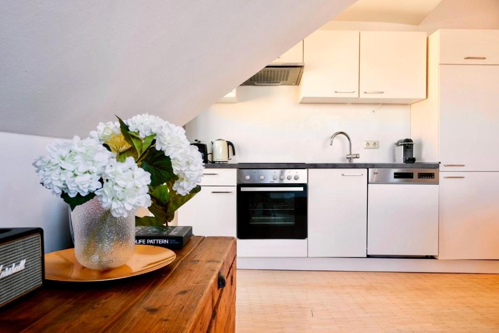 Historic City Center Design Apartments - Schlossberg View 6