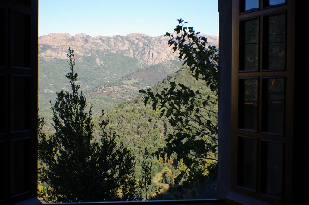 GITE , Maison de vacances avec extérieur et terrasse fleurie meublé tourisme 3 étoiles 7