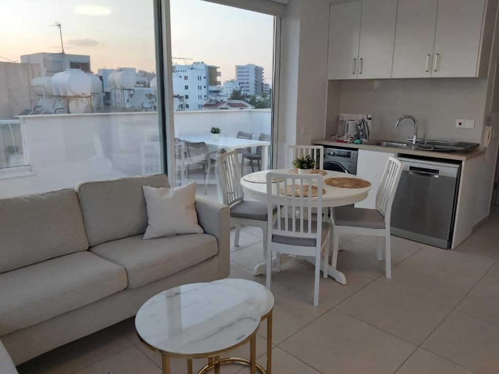 Dinglis Residences 31 4