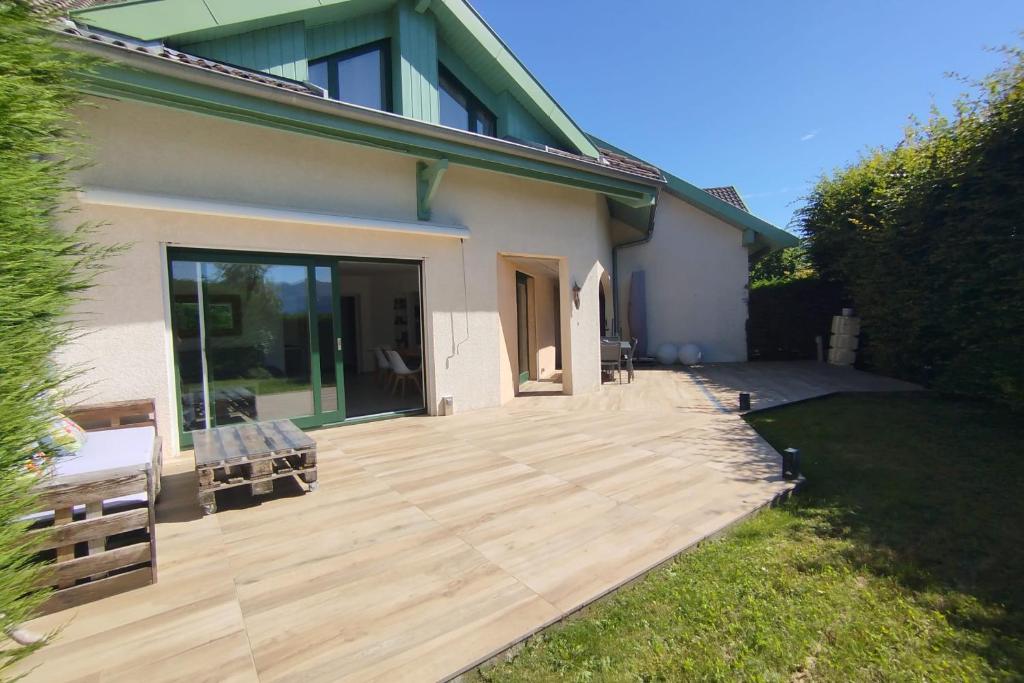 Pretty terraced house with garden level in Aix-Les-Bains 2