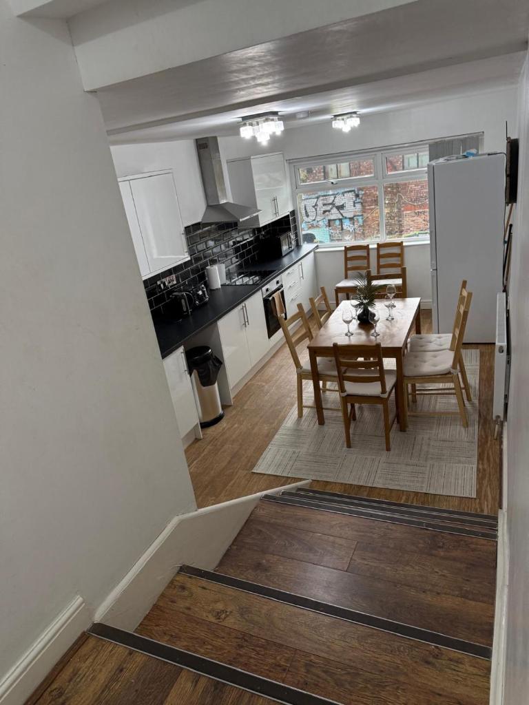 Rusholme Rooms 2