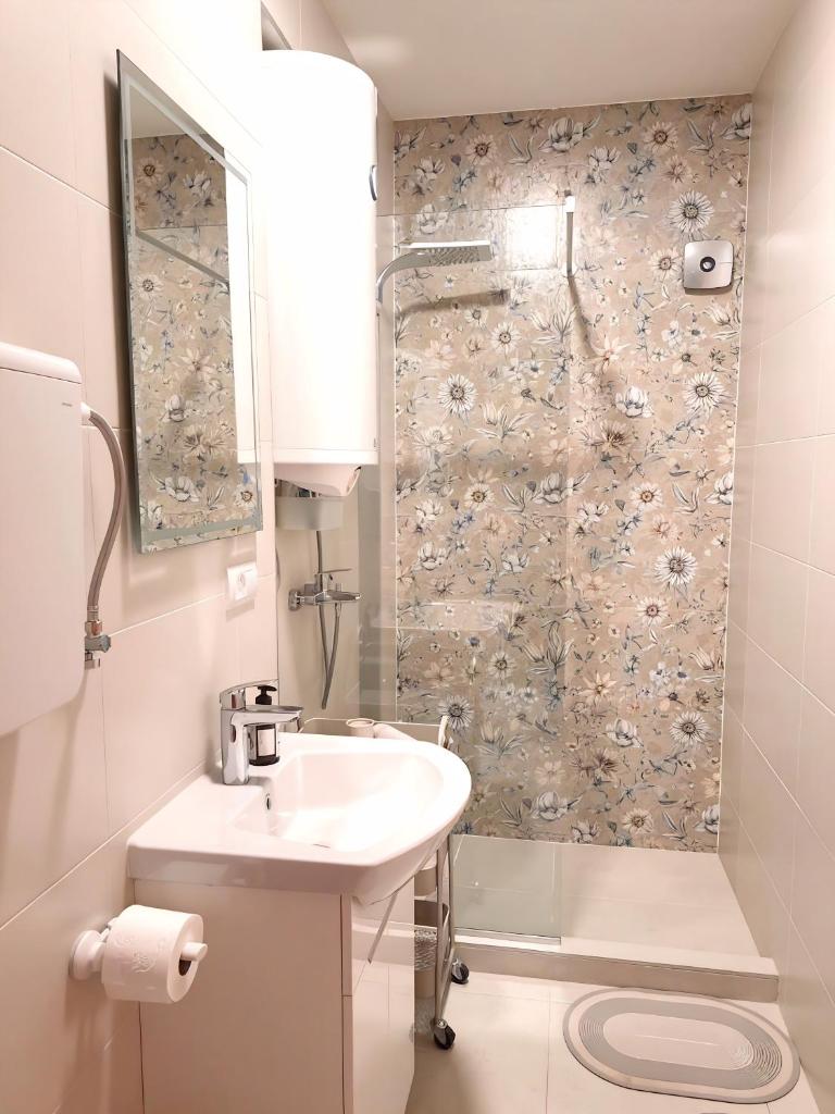 Quiet Modern Apartment near Knez Mihailova 3