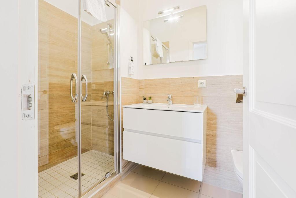 Old Town Doma View 1BR Stays 8