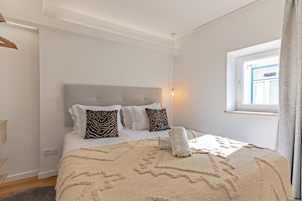 White Angel by Portas do Sol Apartments 6