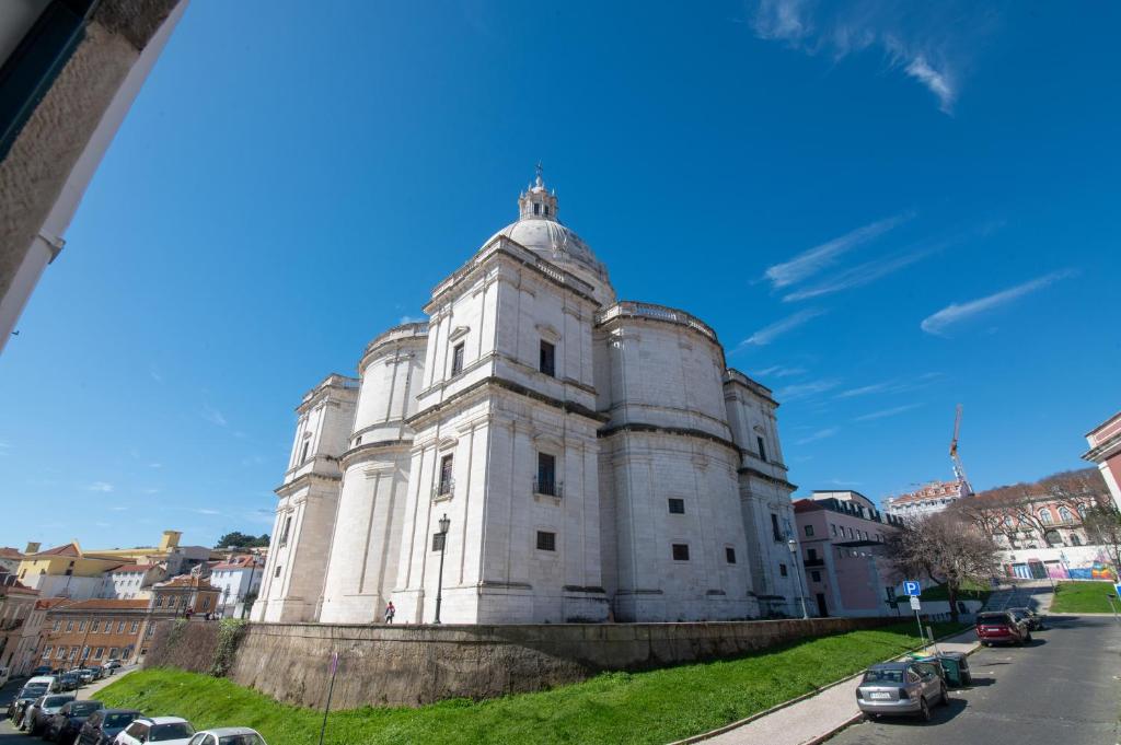 White Angel by Portas do Sol Apartments 2