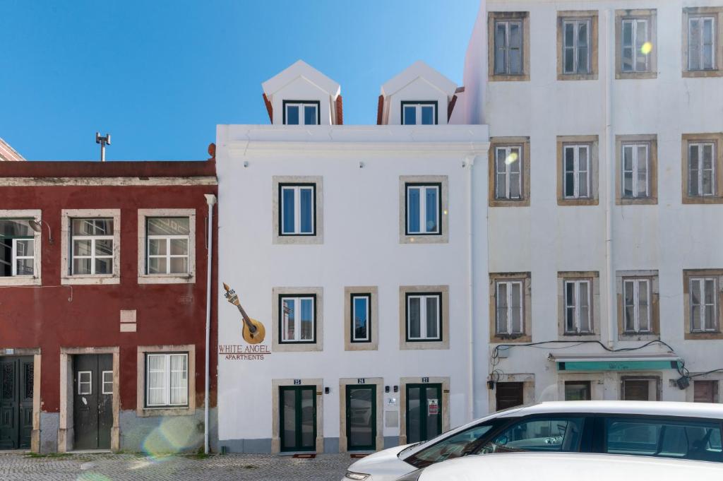 White Angel by Portas do Sol Apartments 4
