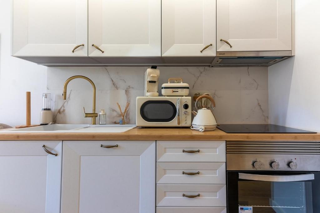 White Angel by Portas do Sol Apartments 5