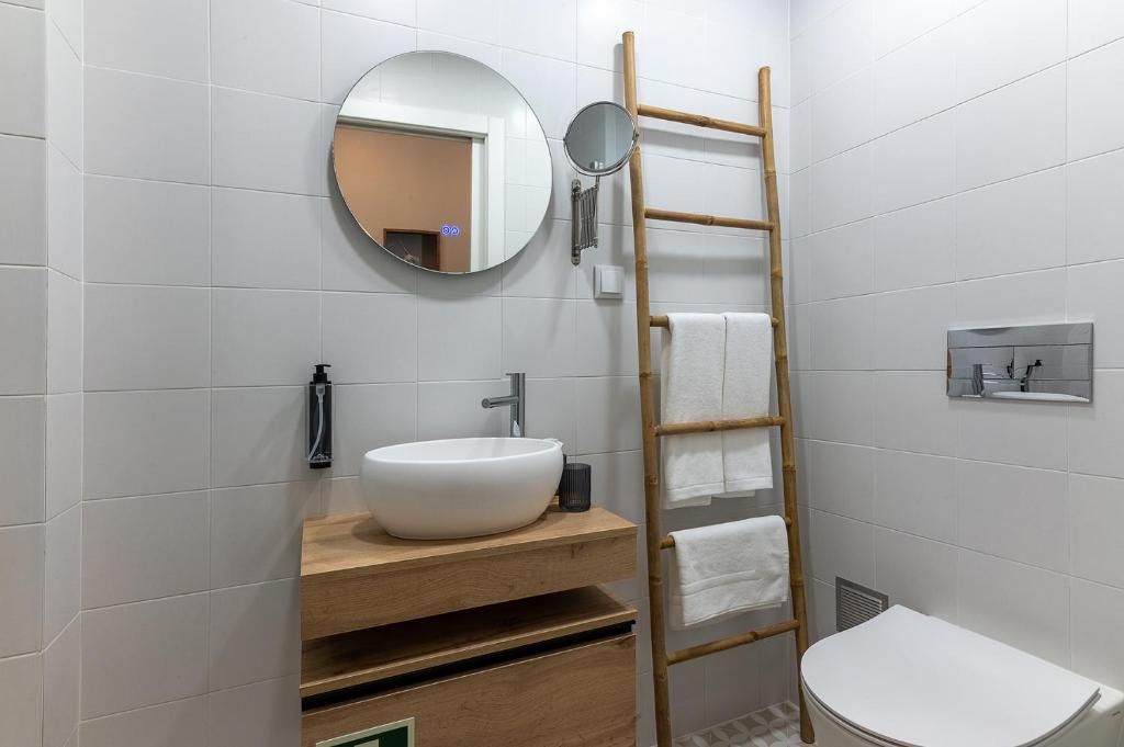 White Angel by Portas do Sol Apartments 8
