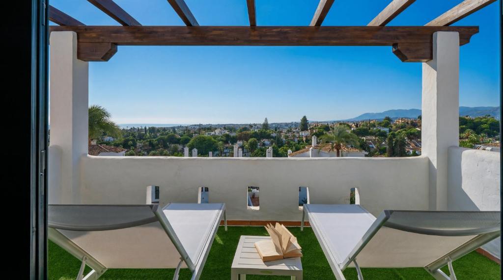 VACATION MARBELLA I Aldea Blanca, Luxury Duplex, Sea View, BBQ Grill, 24-7 Security, Walking Distance to Puerto Banus 5