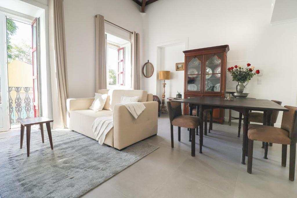 Faro - Modern Design Apartment in Walled Old Town 2