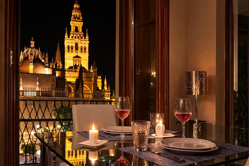 Luxury Apartment with views to Alcazar, Cathedral and Giralda. 4