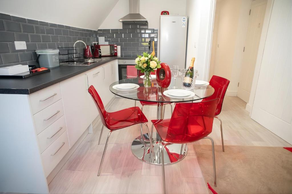 Rosey Lodge -1Bedroom Cousy Flat - Parking, Netflix, WIFI - Close to Blenheim Palace & Oxford - F5 2