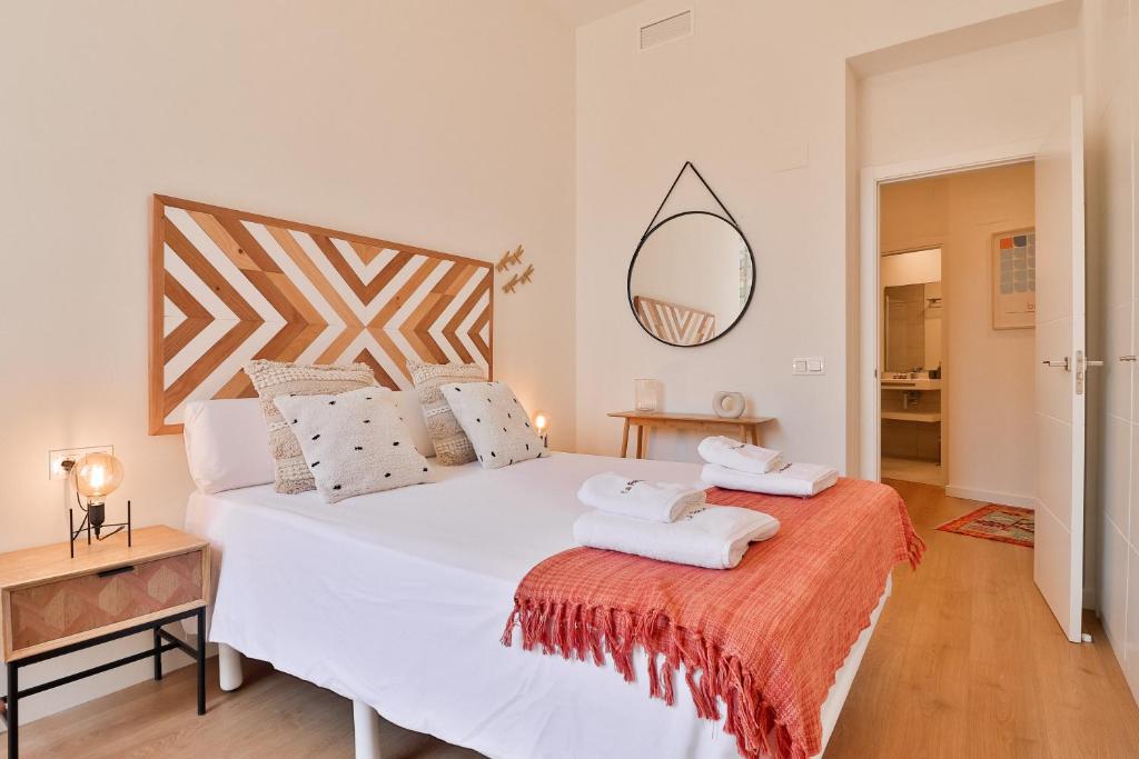 C74 - Marvelous 3 Bedroom Apartment In Historical 2