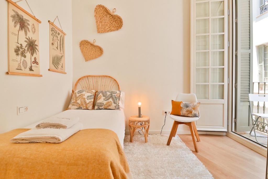 C74 - Marvelous 3 Bedroom Apartment In Historical 6