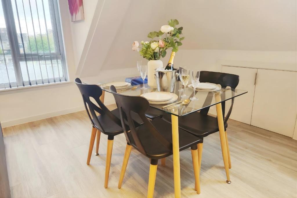 Paradigm Court, Modern 1-Bedroom Apartment, Oxford 8