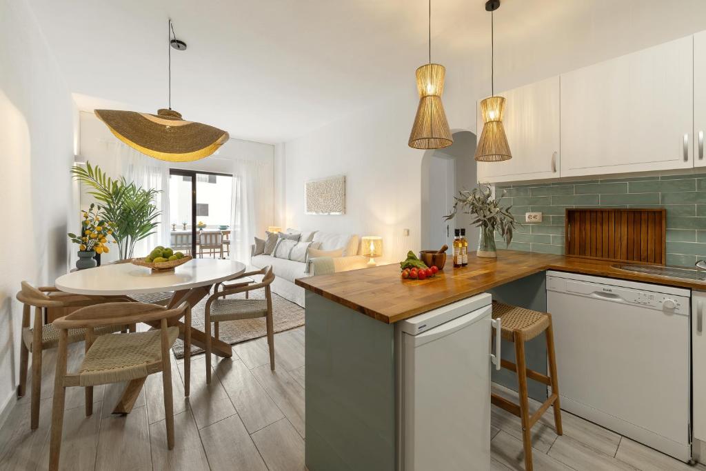 WOW Flat 200m Beach, 10min Downtown, Terrace With Sea View 7