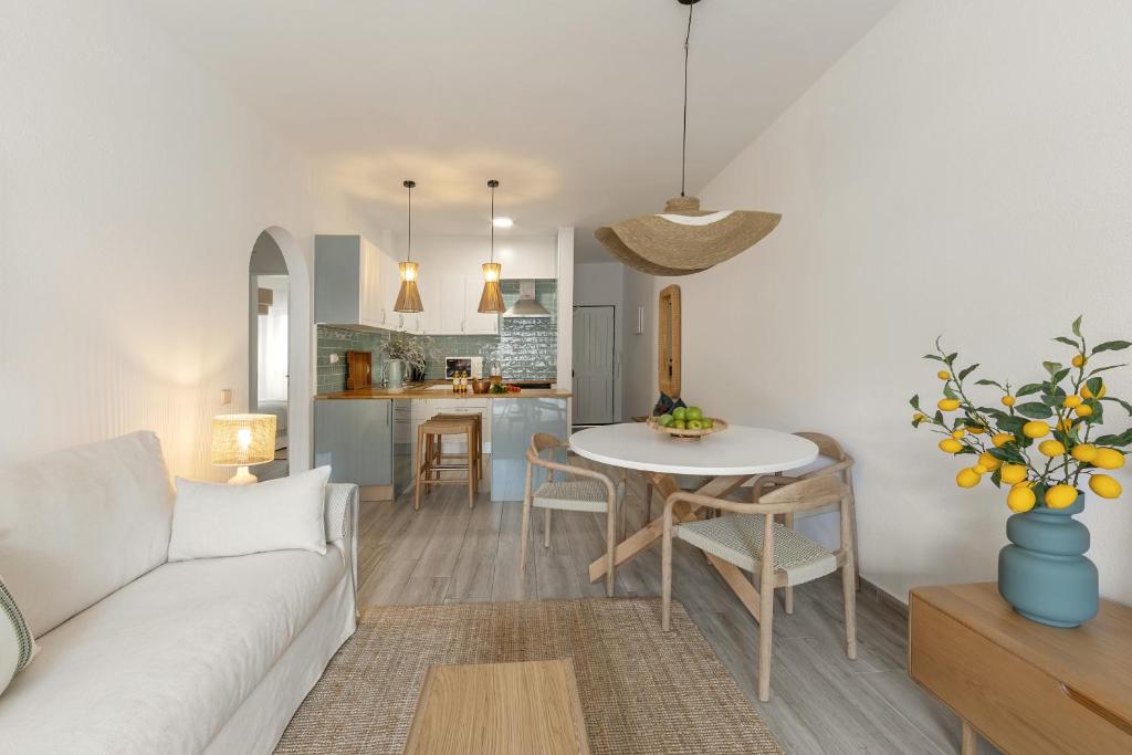 WOW Flat 200m Beach, 10min Downtown, Terrace With Sea View 8