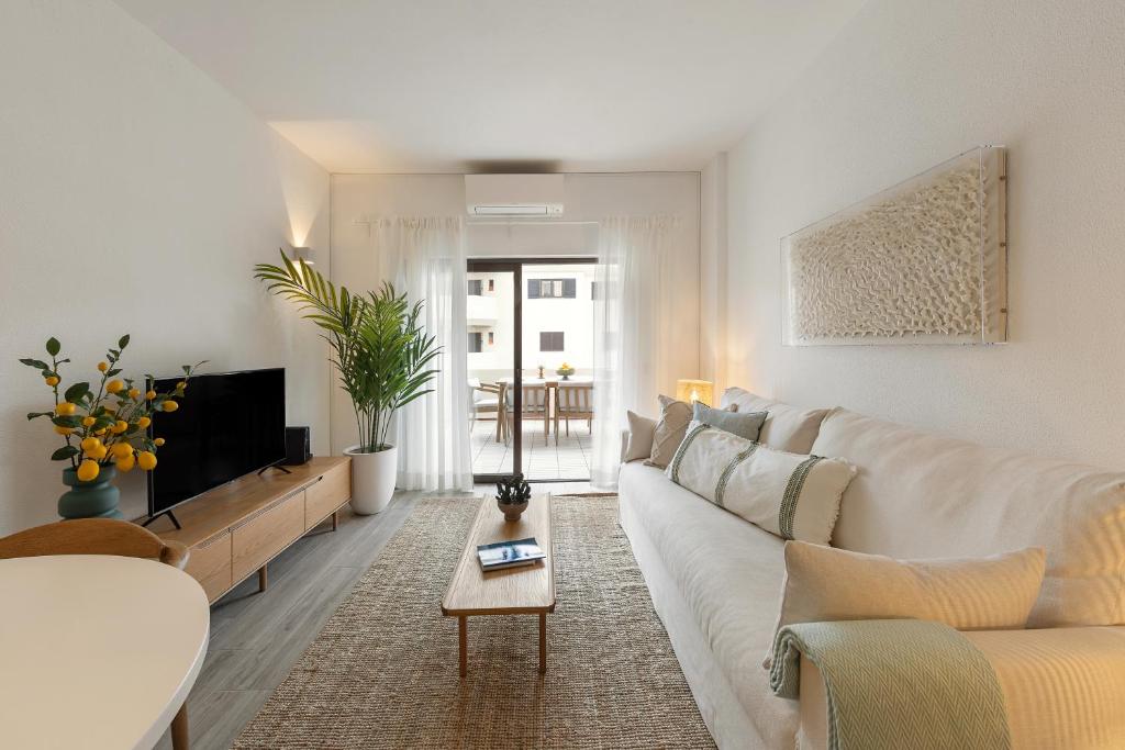 WOW Flat 200m Beach, 10min Downtown, Terrace With Sea View 2