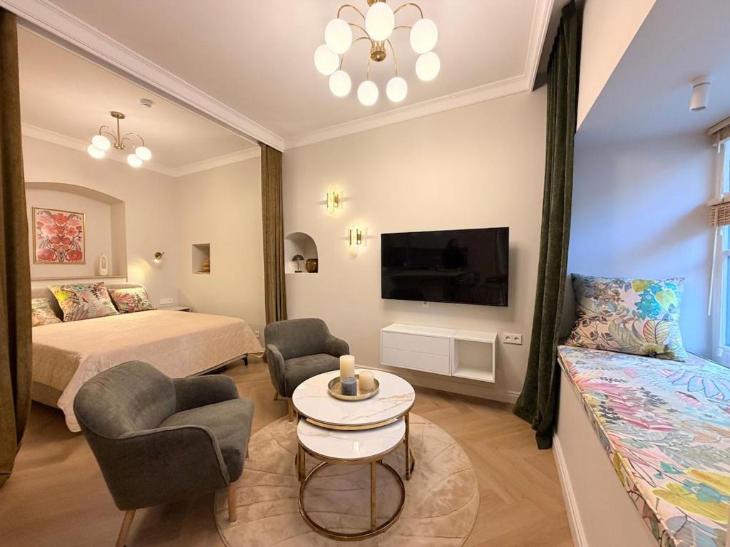 Brand New Boutique Apt in City Center 1