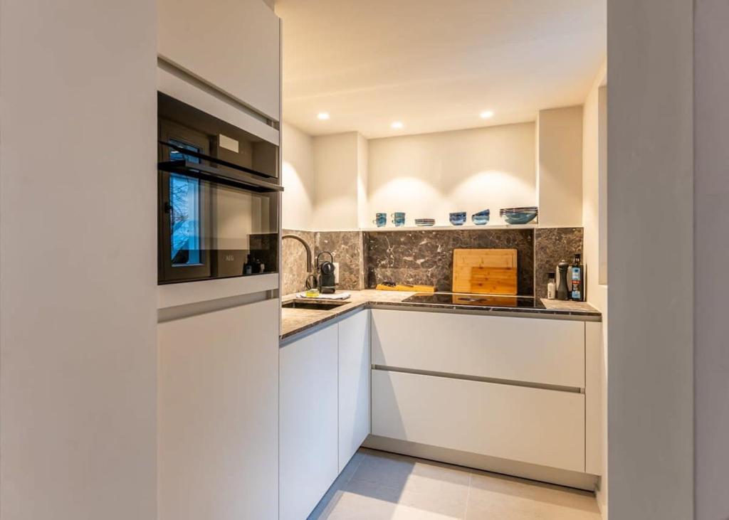 Bright apartment with terrace in heart of Ghent 2