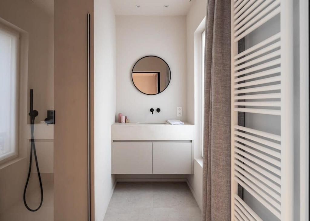 Romantic getaway with terrace in Ghent 4